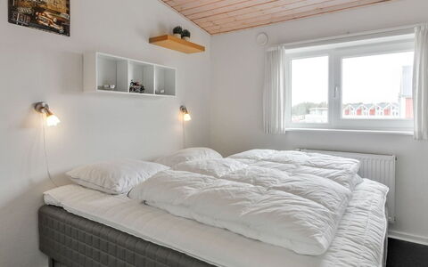 Ingolf - 750M from the Sea: Letto, Camera Da Letto, Legna, Bedding, Lenzuolo, Soffitto, Interior Design, Mobilia, Telaio Del Letto, Illuminazione