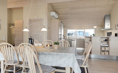 Aniela - 150M from the Sea: Mobilia, Legna, Interior Design, Soffitto, Pavimentazione, Cucina & Sala Da Pranzo Tavolo, Lampada, Pavimento, Sedia, Sala Da Pranzo