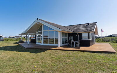 Aniela - 150M from the Sea