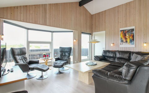 Seniha - 400M from the Sea: Interior Design, Legna, Soffitto, Mobilia, Divano, Soggiorno, Pavimentazione, Camera, Pavimento, Illuminazione