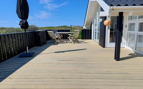 Sixten - 450M from the Sea: Legna, Pavimento In Legno, Pavimento, Pavimentazione, Deck, Latifoglie, Plank, Color Legno, Portico, Boardwalk