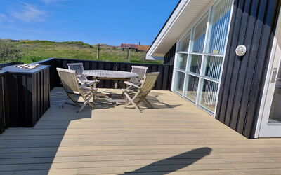 Sixten - 450M from the Sea
