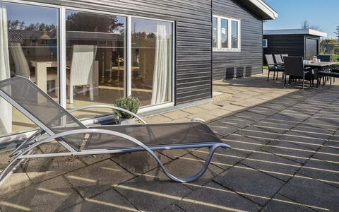 Afrim - 694M from the Sea: Legna, Mobili Da Esterno, Materiale Composito, Latifoglie, Deck, Sedia, Pavimento In Legno, Plank, Shade, Portico