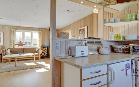 Afrim - 694M from the Sea: Legna, Interior Design, Pavimentazione, Mobilia, Pavimento, Soffitto, Camera, Cucina, Controsoffitto, Cabinetry