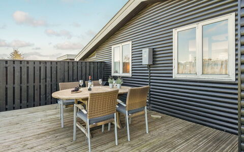 Afrim - 694M from the Sea: Legna, Color Legno, Plank, Latifoglie, Villetta, Deck, Raccordo, Shade, Pavimento In Legno, Edifici Giardino