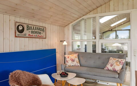Fliri - 700M from the Sea: Interior Design, Mobilia, Pavimentazione, Legna, Pavimento, Soffitto, Camera, Divano, Soggiorno