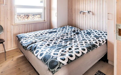 Elvie - 200M from the Sea