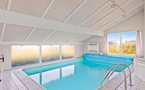 Otta - 779M from the Sea: Soffitto, Interior Design, Pavimentazione, Pavimento, Piscina, Ricorrere, Hotel, Design, Eco Hotel, Attico