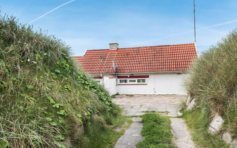 Grazian - 50M from the Sea: Legna, Tetto, Casa, Villetta, Porta, Casa, Raccordo, Lotto, Edifici Giardino, Capannone
