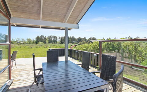 Gretha - 1.0Km from the Sea: Legna, Portico, Deck, Latifoglie, Sedia, Shade, Mobili Da Esterno, Color Legno, Plank, Balcone