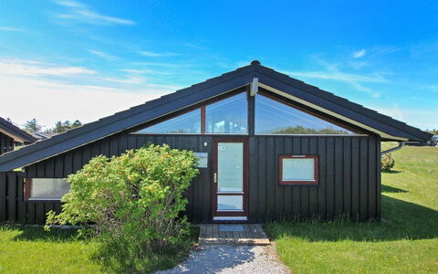 Gretha - 1.0Km from the Sea: Interior Design, Soffitto, Appartamento, Pavimentazione, Mobilia, Pavimento, Camera, Illuminazione, Casa, Divano