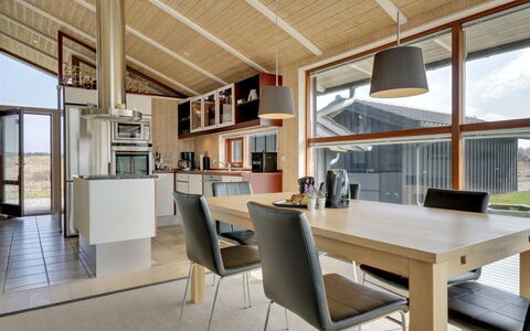 Gretha - 1.0Km from the Sea: Legna, Interior Design, Casa, Soffitto, Pavimentazione, Mobilia, Pavimento, Cucina & Sala Da Pranzo Tavolo, Cucina, Sedia