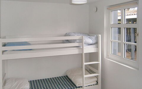 Siggi - 400M from the Sea: Zona Residenziale, Tetto, Sobborgo, Driveway, Estate, Camino