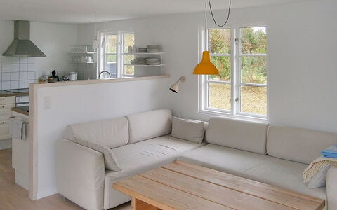 Siggi - 400M from the Sea: Zona Residenziale, Tetto, Sobborgo, Driveway, Estate, Camino