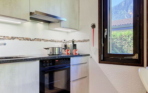 Dorenavant: Cucina, Elettrodomestico Da Cucina, Controsoffitto, Apparecchio Major, Pavimentazione, Interior Design, Cabinetry, Elettrodomestico, Casa, Pavimento
