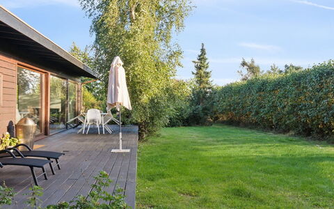 Erikka - 300M to the Fjord: Blu, Arbusto, Villetta, Groundcover, Giardino, Estate, Shade, Landscaping, Agriturismo, Eco Hotel