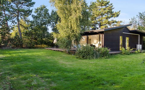 Erikka - 300M to the Fjord: Blu, Arbusto, Villetta, Groundcover, Giardino, Estate, Shade, Landscaping, Agriturismo, Eco Hotel