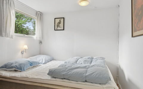 Hannelore - 700M from the Sea: Letto, Camera Da Letto, Mobilia, Interior Design, Lenzuolo, Bedding, Legna, Pavimento, Biancheria, Pavimentazione