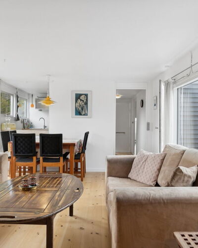 Hannelore - 700M from the Sea