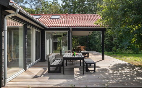Efka - 175M from the Sea: Appartamento, Shade, Balcone, Sedia, Recinzione, Mobili Da Esterno, Alluminio, Erba Sintetica