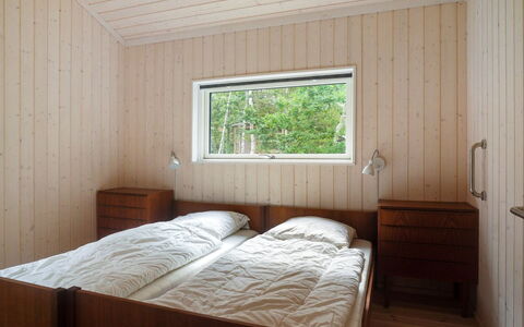 Efka - 175M from the Sea: Parete, Legna, Pavimentazione, Pavimento, Interior Design, Camera Da Letto, Soffitto, Letto, Camera, Mobilia