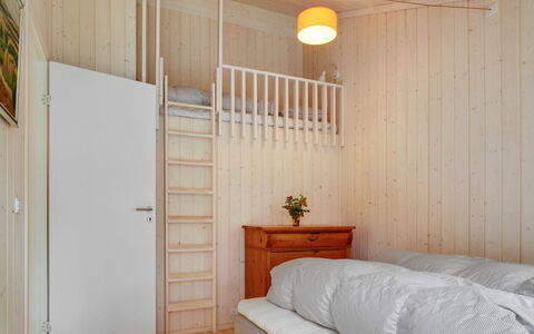 Efka - 175M from the Sea: Parete, Interior Design, Pavimentazione, Pavimento, Legna, Mobilia, Soffitto, Camera, Camera Da Letto, Letto