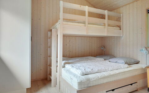 Efka - 175M from the Sea: Camera Da Letto, Legna, Letto, Pavimentazione, Pavimento, Interior Design, Mobilia, Soffitto, Bedding, Camera