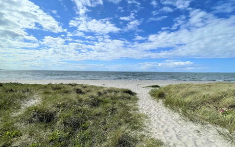 Efka - 175M from the Sea: Cielo, Blu, Giorno, Corpo D'Acqua, Ambiente Naturale, Orizzonte, Nube, Spiaggia, Costa