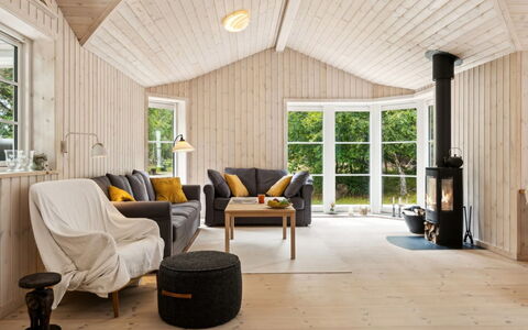 Grethe - 750M from the Sea: Legna, Interior Design, Pavimentazione, Casa, Pavimento, Pavimento In Legno, Mobilia, Soffitto, Soggiorno, Latifoglie
