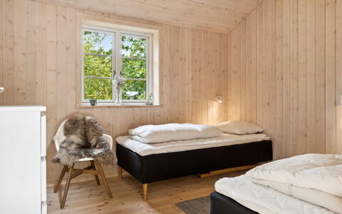 Grethe - 750M from the Sea: Legna, Camera Da Letto, Interior Design, Letto, Casa, Mobilia, Bedding, Pavimento, Lenzuolo, Soffitto