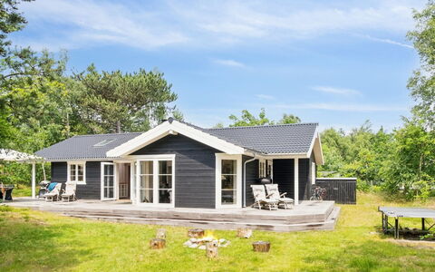 Grethe - 1Km from the Sea: Mobilia, Interior Design, Pavimentazione, Legna, Pavimento, Soffitto, Pavimento In Legno, Sedia, Tavolo, Illuminazione