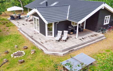 Grethe - 1Km from the Sea: Mobilia, Interior Design, Pavimentazione, Legna, Pavimento, Soffitto, Pavimento In Legno, Sedia, Tavolo, Illuminazione