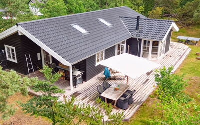 Grethe - 1Km from the Sea