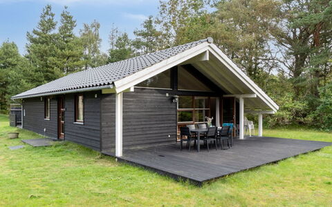 Wilgrib - 400M from the Sea: Tetto, Casa, Lotto, Casa, Villetta, Estate, Edifici Giardino, Shade, Log Cabin, Landscaping