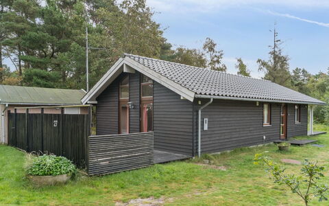 Wilgrib - 400M from the Sea: Tetto, Casa, Lotto, Casa, Villetta, Estate, Edifici Giardino, Shade, Log Cabin, Landscaping