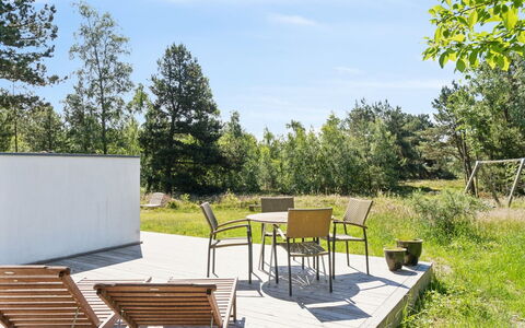 Claudine - 300M from the Sea: Tetto, Casa, Casa, Villetta, Raccordo, Estate, Driveway, Edifici Giardino, Cortile, Capannone