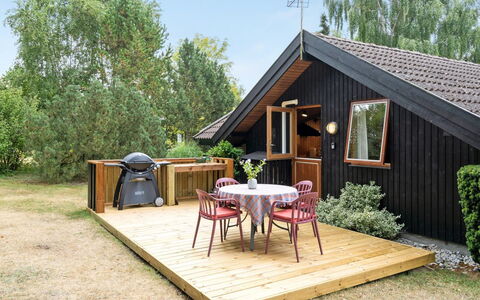 Ija - 200M from the Sea: Tetto, Casa, Lotto, Casa, Villetta, Estate, Edifici Giardino, Shade, Log Cabin, Landscaping