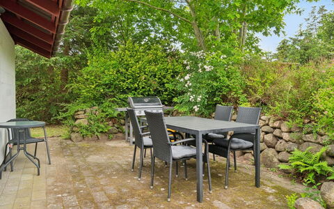 Merita - 1.1Km from the Sea: Appartamento, Shade, Balcone, Sedia, Recinzione, Mobili Da Esterno, Alluminio, Erba Sintetica