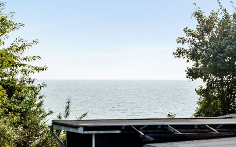 Ilkka - 175M from the Sea: Mobilia, Interior Design, Pavimentazione, Legna, Pavimento, Soffitto, Pavimento In Legno, Sedia, Tavolo, Illuminazione