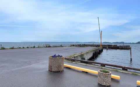 Thing - 200M from the Sea: Tetto, Casa, Lotto, Casa, Villetta, Estate, Edifici Giardino, Shade, Log Cabin, Landscaping