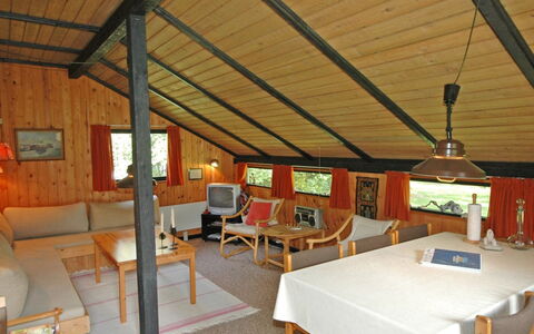 Spasena - 400M from the Sea: Tetto, Casa, Porta, Villetta, Shade, Raccordo, Cortile, Estate, Backyard