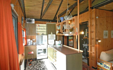 Spasena - 400M from the Sea: Tetto, Casa, Porta, Villetta, Shade, Raccordo, Cortile, Estate, Backyard