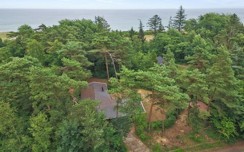 Myrra - 10M from the Sea: Tetto, Casa, Casa, Villetta, Raccordo, Estate, Driveway, Edifici Giardino, Cortile, Capannone