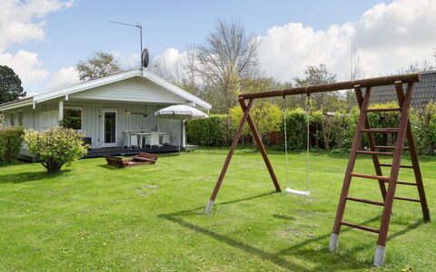 Erva - 495M from the Sea: Tetto, Casa, Casa, Villetta, Raccordo, Estate, Driveway, Edifici Giardino, Cortile, Capannone