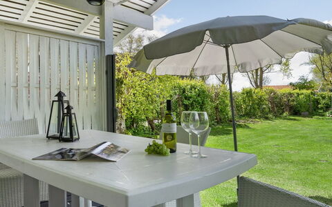 Erva - 495M from the Sea: Tetto, Casa, Casa, Villetta, Raccordo, Estate, Driveway, Edifici Giardino, Cortile, Capannone