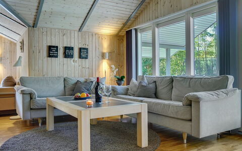 Sida - 600M from the Sea: Mobilia, Interior Design, Pavimentazione, Legna, Divano, Pavimento, Soffitto, Soggiorno, Casa, Illuminazione