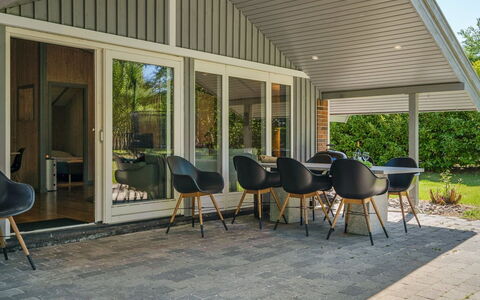 Sida - 600M from the Sea: Architettura, Casa, Tetto, Raccordo, Shade, Villetta, Estate, Portico, Cortile, Landscaping