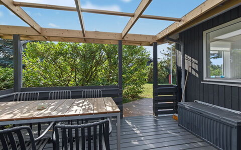 Margit - 10M from the Sea: Legna, Portico, Latifoglie, Deck, Color Legno, Materiale Composito, Shade, Plank, Mobili Da Esterno, Pavimento In Legno