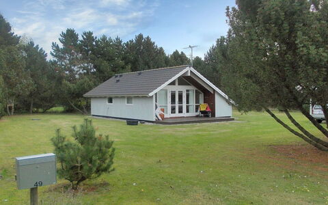 Crispina - 350M from the Sea: Tetto, Casa, Lotto, Casa, Villetta, Estate, Edifici Giardino, Shade, Log Cabin, Landscaping