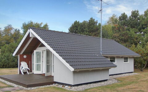 Crispina - 350M from the Sea: Tetto, Casa, Lotto, Casa, Villetta, Estate, Edifici Giardino, Shade, Log Cabin, Landscaping